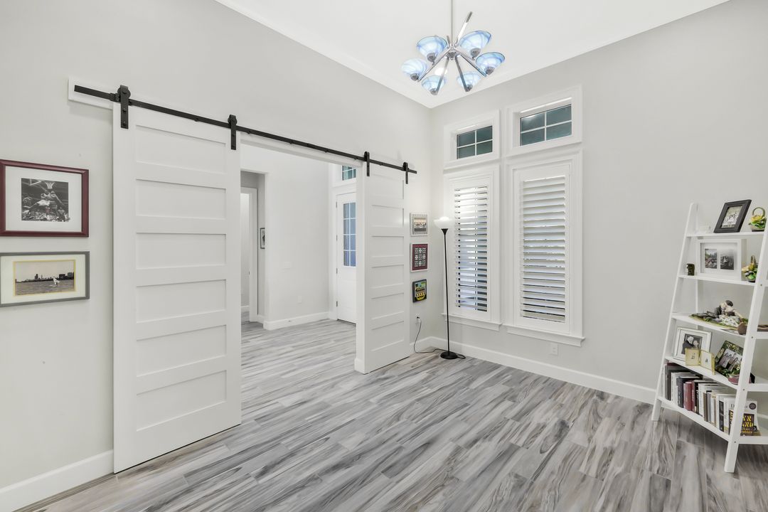 6072 Lucaya Wy, Naples, FL 34112