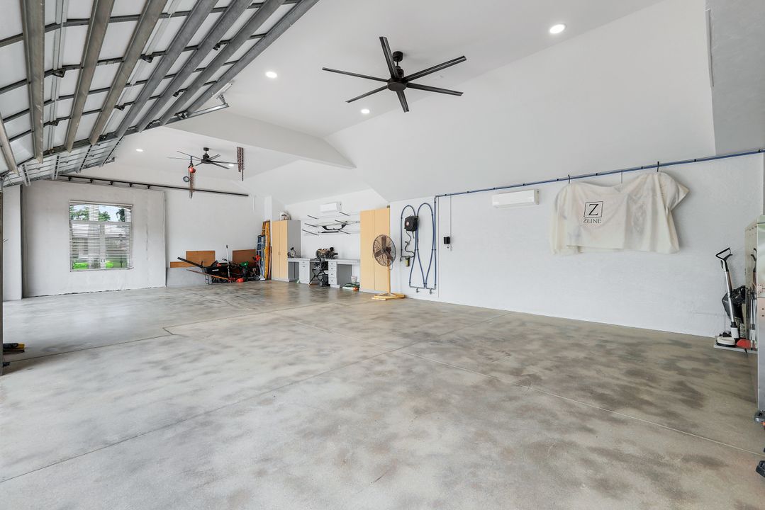 9245 The Ln, Naples, FL 34109