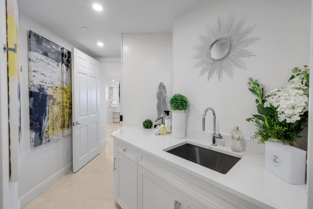 275 Indies Way #1503, Naples, FL 34110