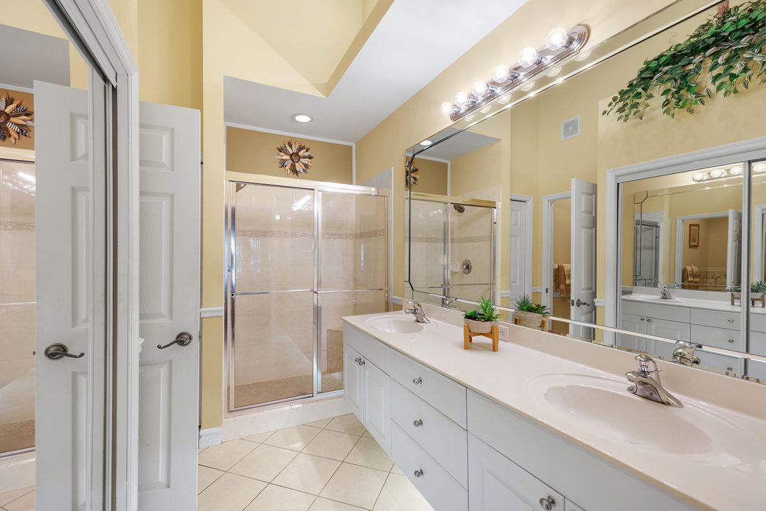 2375 Bayou Ln #4, Naples, FL 34112
