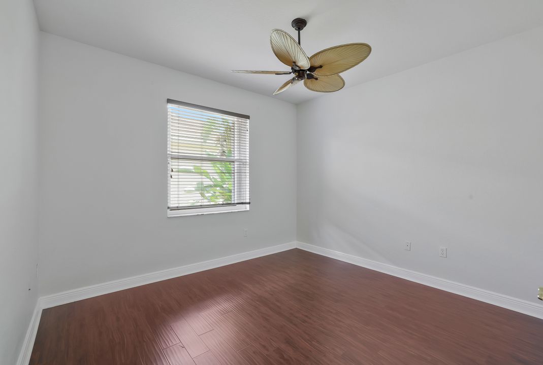 4923 Cerromar Dr, Naples, FL 34112