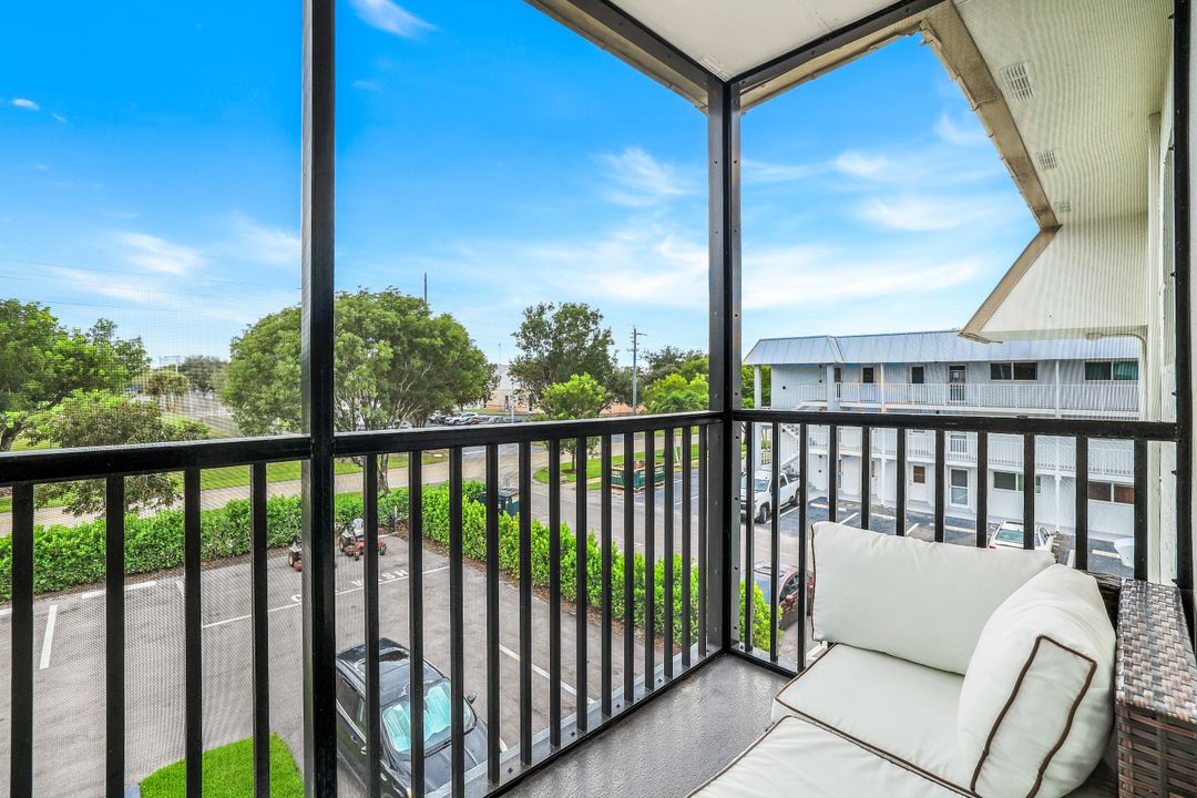 766 Central Ave #313, Naples, FL 34102