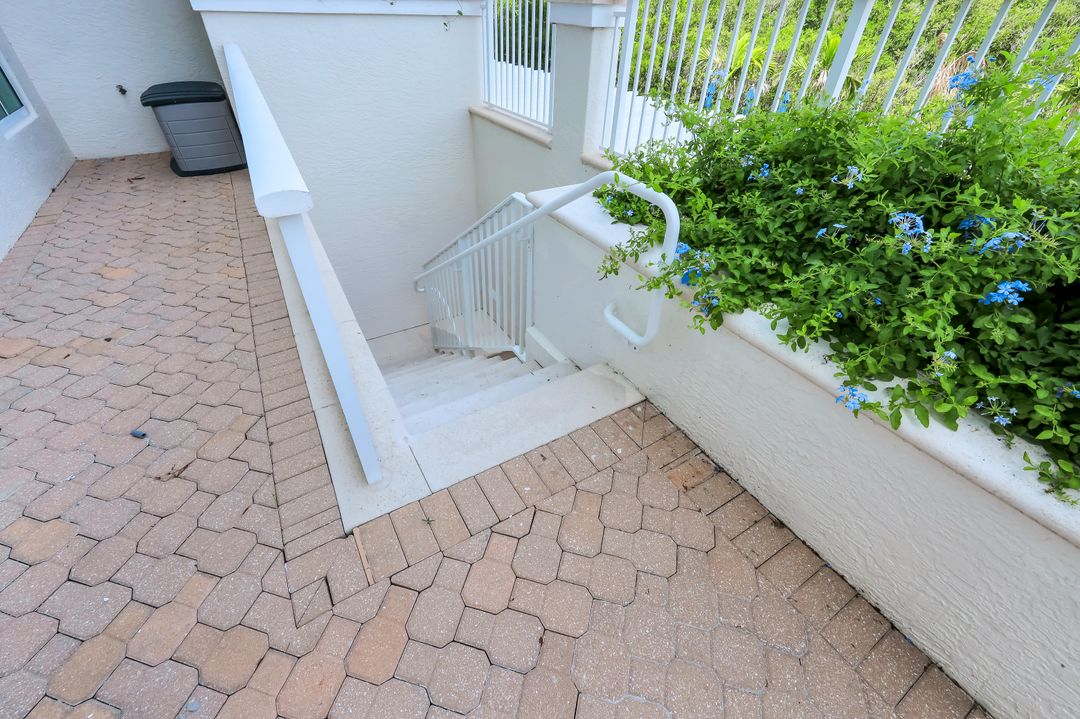 295 Grande Way #104, Naples, FL 34110