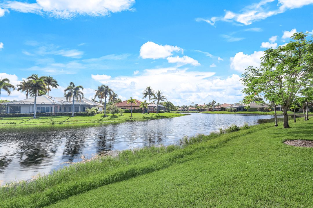 4332 Mistlethrush Ln, Naples, FL 34119