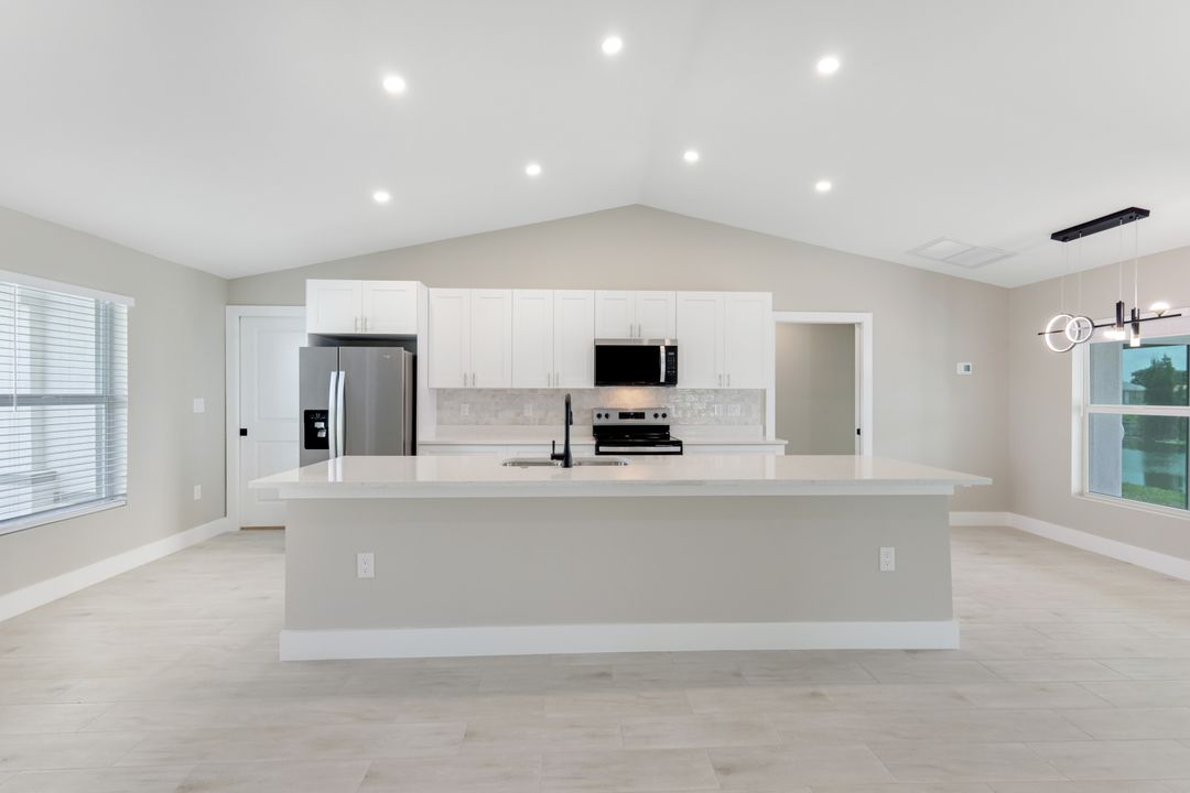 3757 NE 16th Pl, Cape Coral, FL 33909