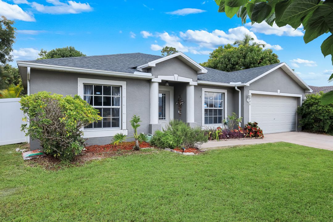 1006 SW 9th Ave, Cape Coral, FL 33991