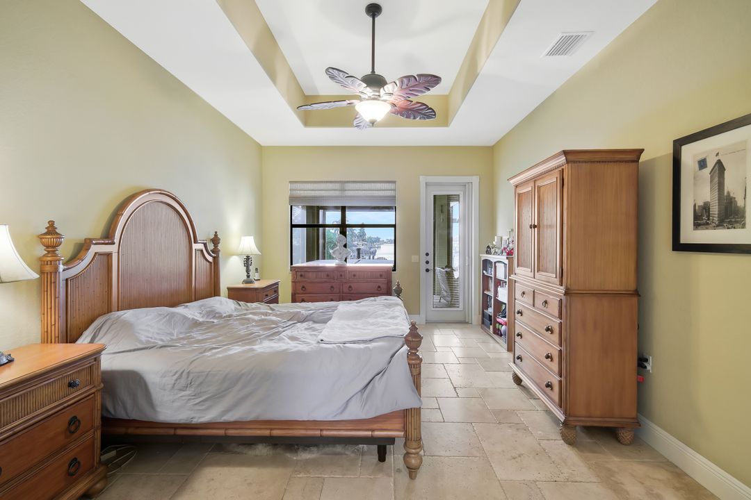 2724 Gleason Pkwy, Cape Coral, FL 33914