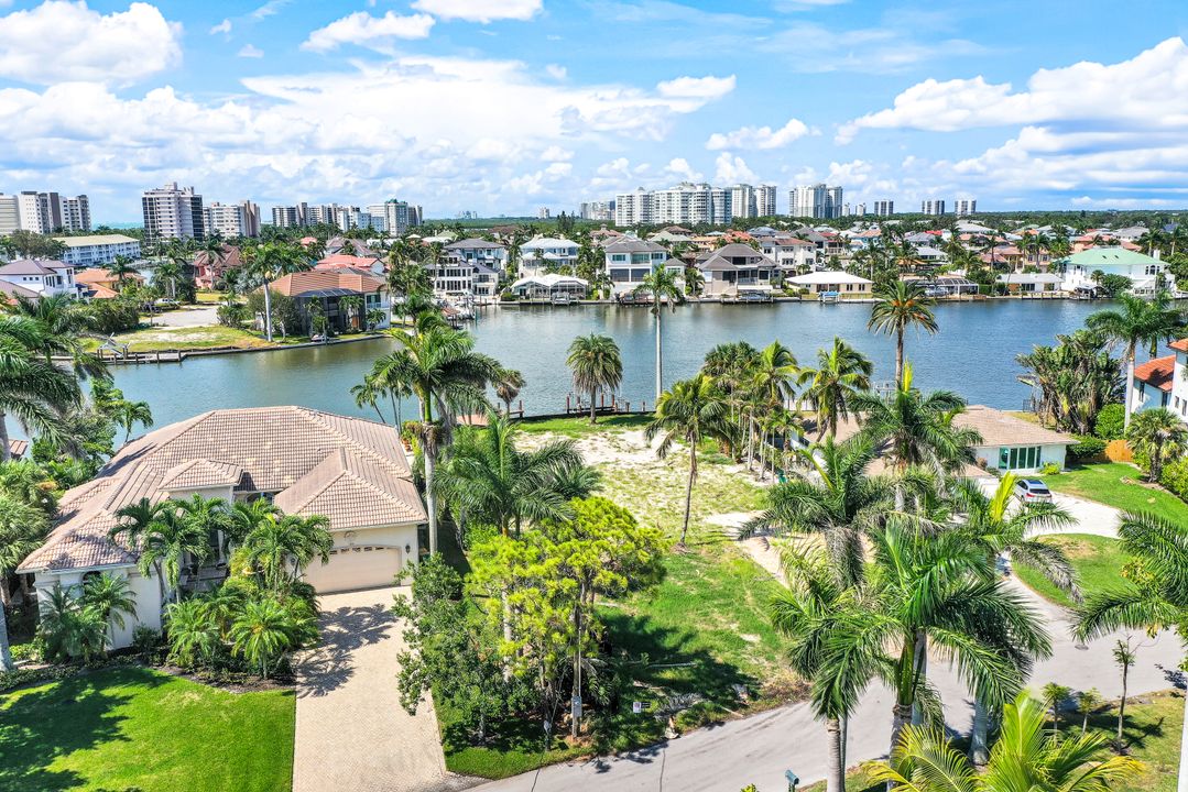 191 Seabreeze Ave, Naples, FL 34108