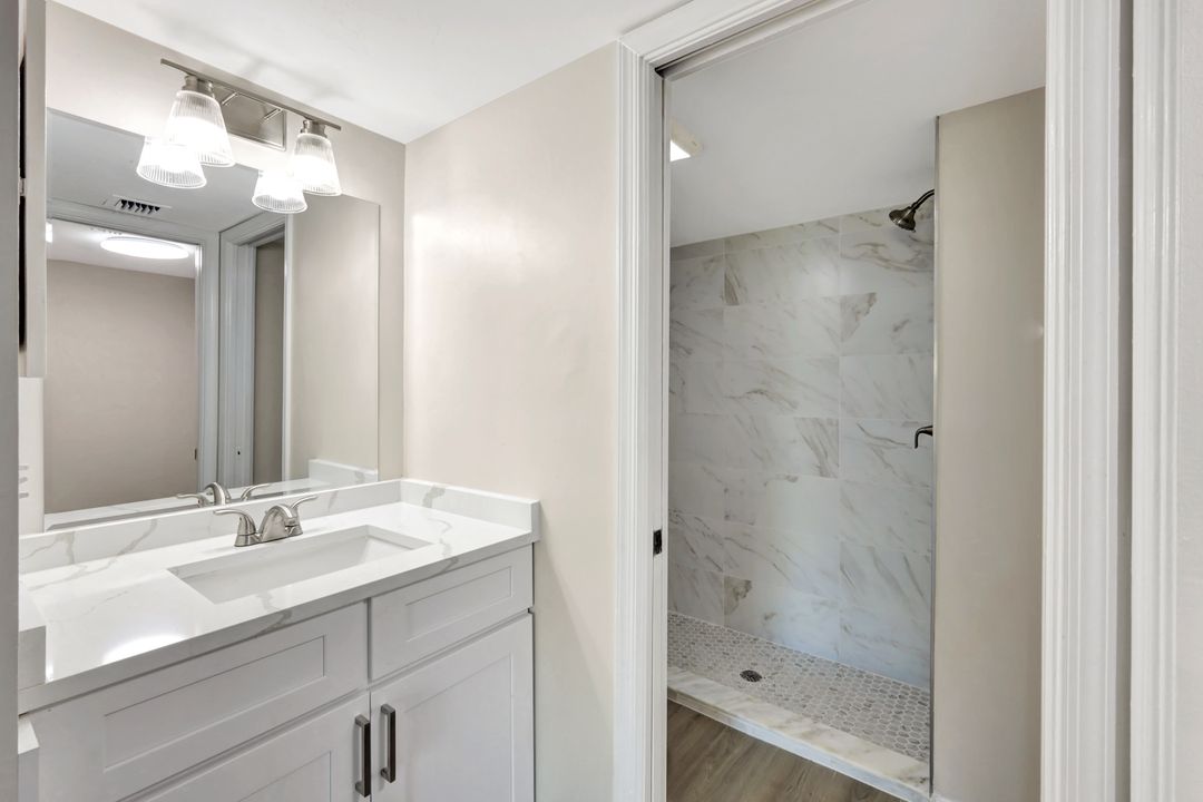 1227 Commonwealth Cir, Naples, FL 34116