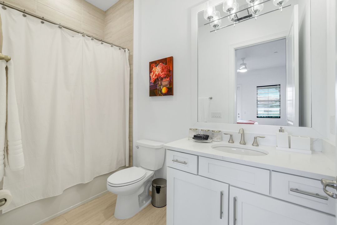 16374 Viansa Wy #302, Naples, FL 34110