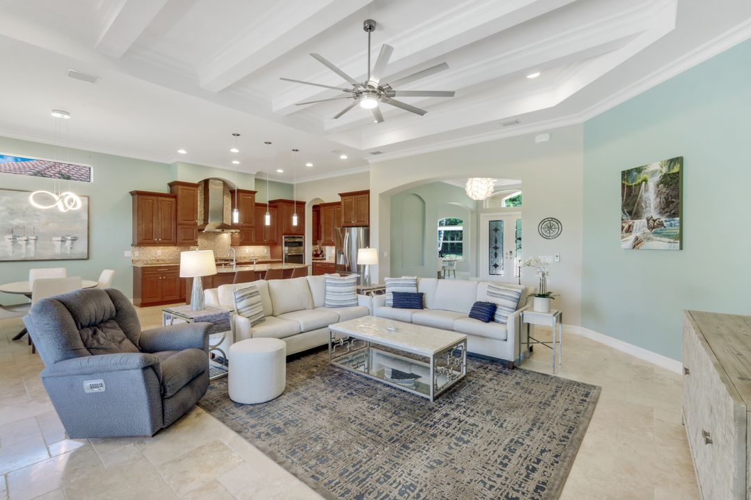 9333 Campanile Cir, Naples, FL 34114