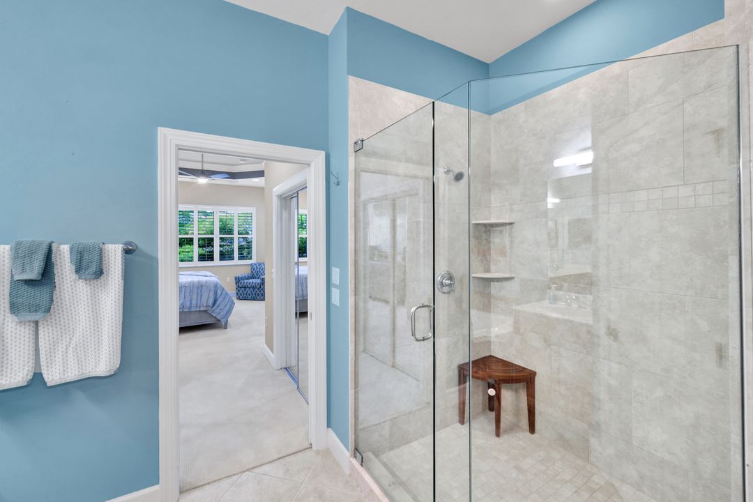 8755 Coastline Ct #202, Naples, FL 34120