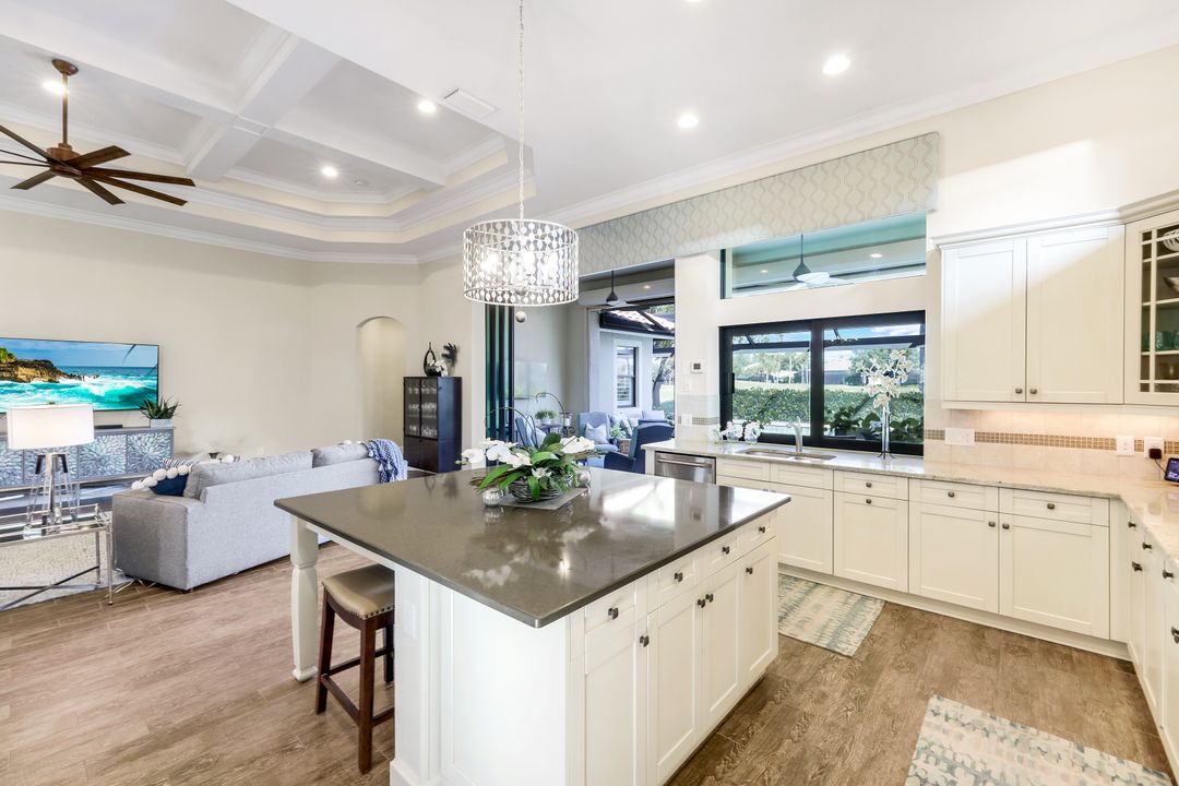 11925 Heather Woods Ct, Naples, FL 34120