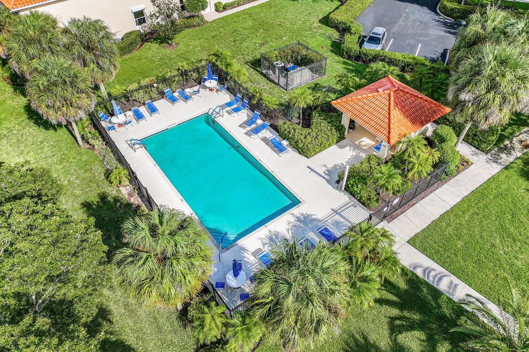 432 Valerie Way #202, Naples, FL 34104