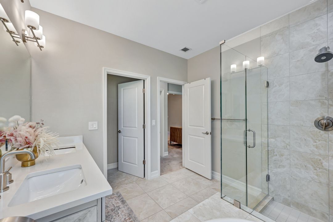 7348 Rockefeller Dr, Naples, FL 34119