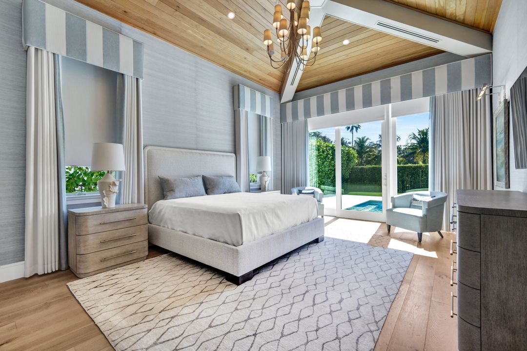 6892 Leeward Wy, Naples, FL 34109