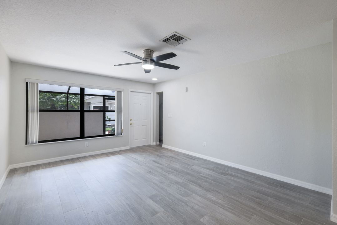 66 Emerald Woods Dr #H7, Naples, FL 34108