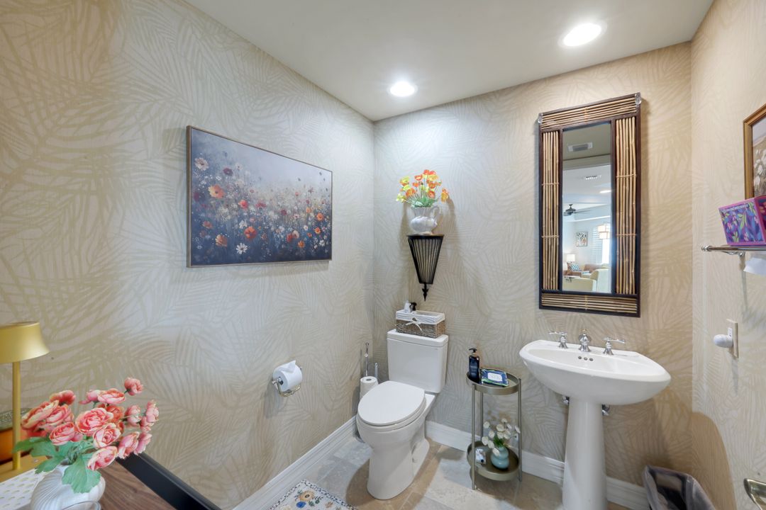 295 Grande Way #1405, Naples, FL 34110