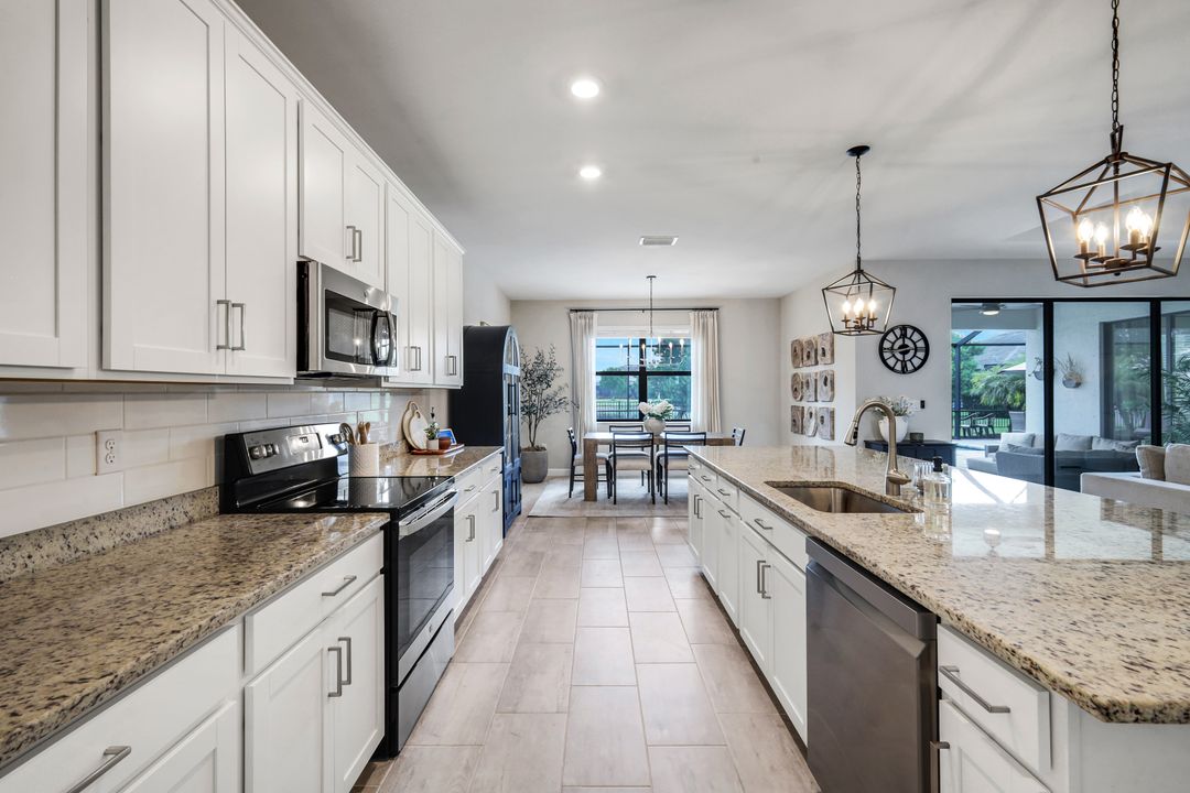 11591 Canopy Loop, Miromar Lakes, FL 33913