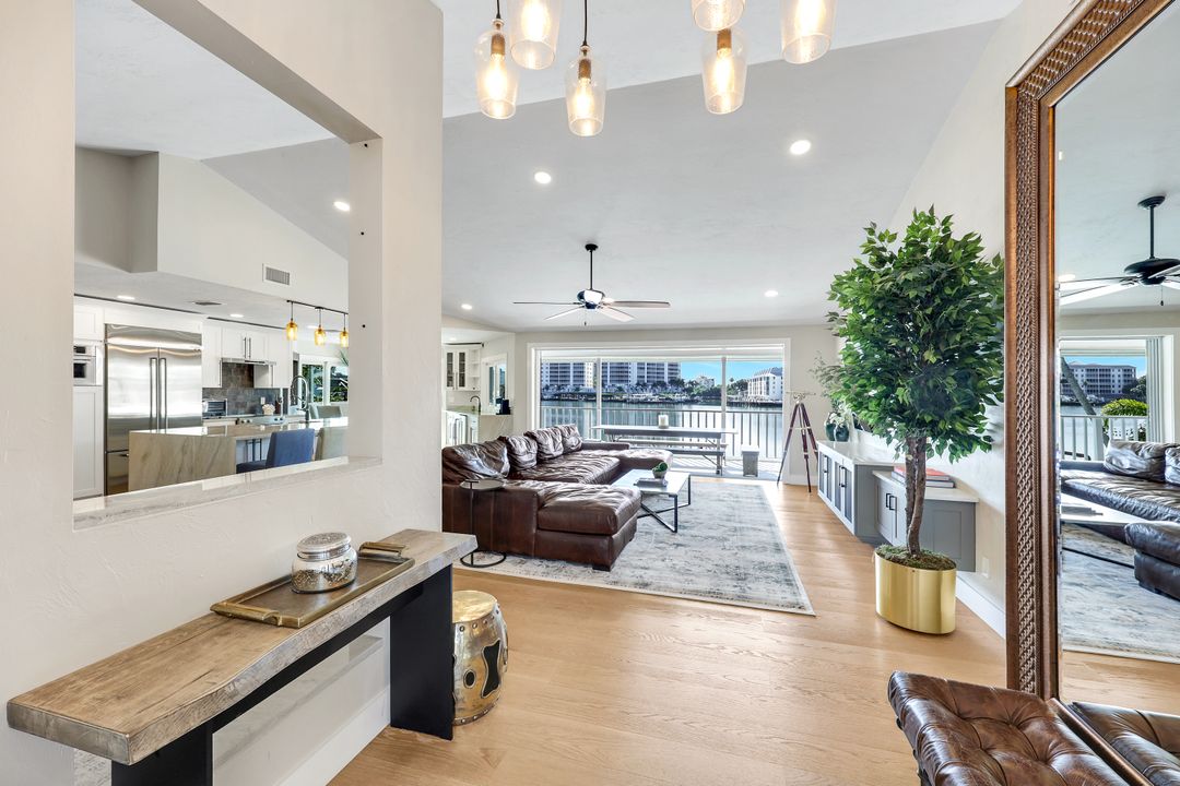 336 Oak Ave, Naples, FL 34108