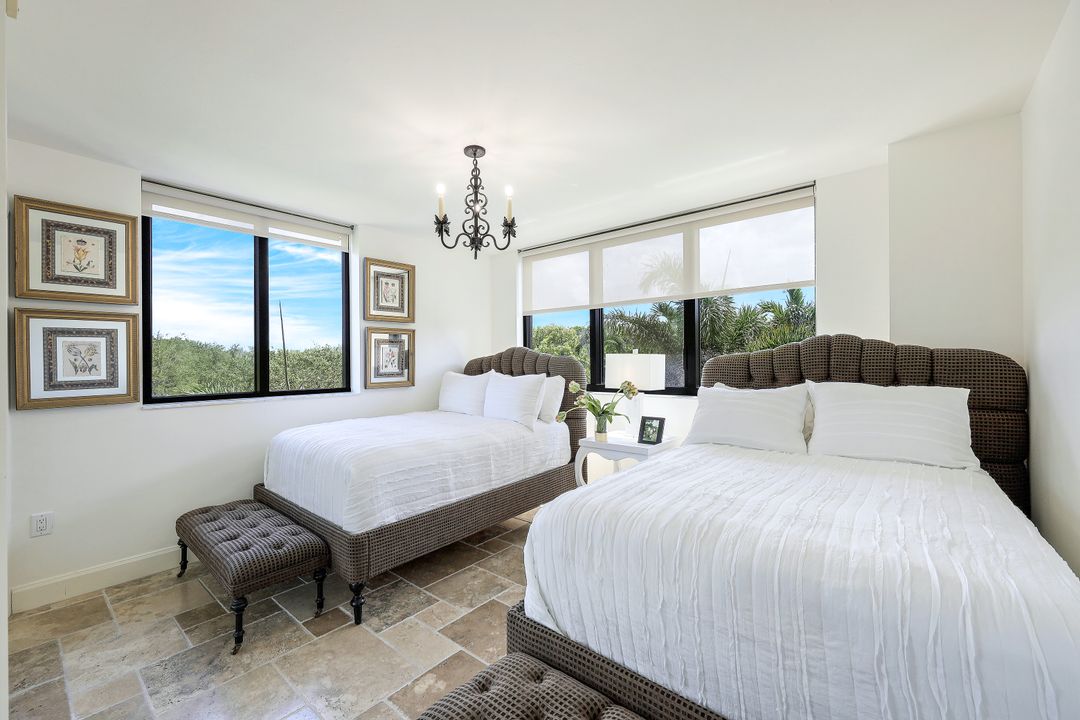 6597 Nicholas Blvd #306, Naples, FL 34108