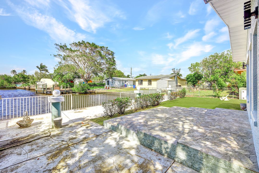 1273 5th Ave N, Naples, FL 34102