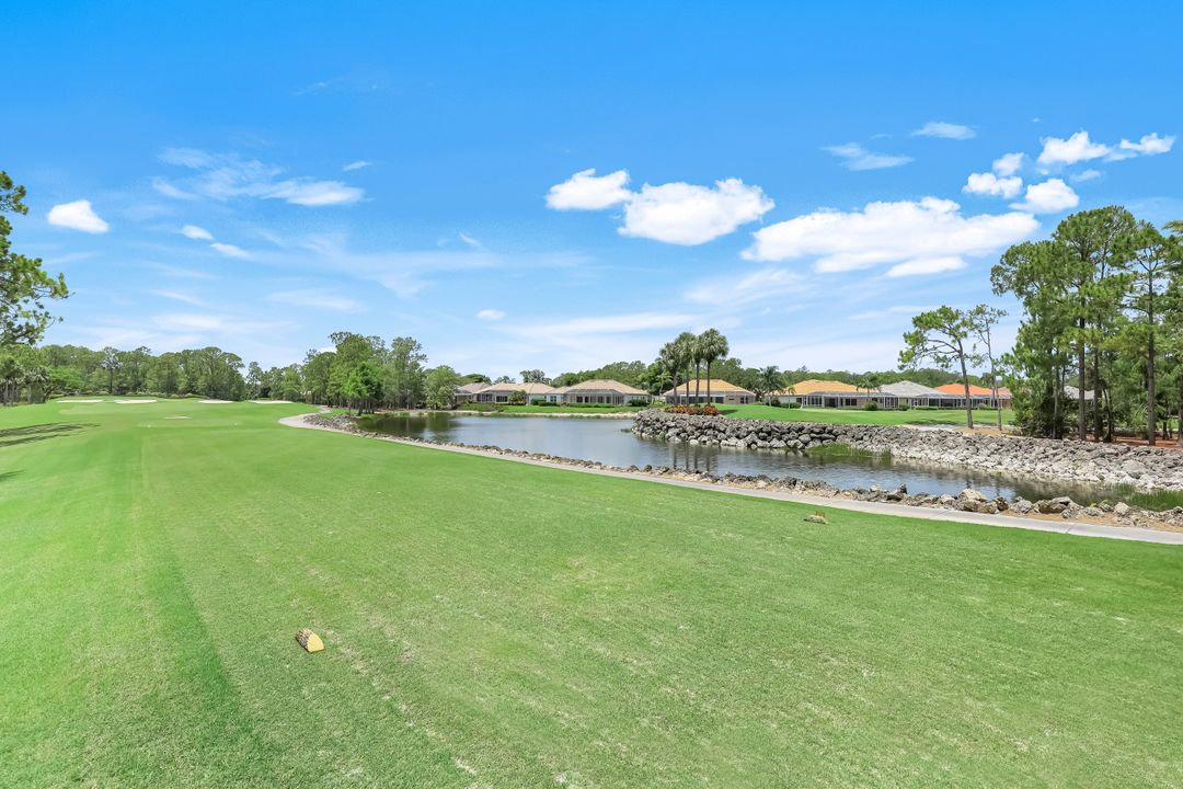 8621 Gleneagle Way, Naples, FL 34120