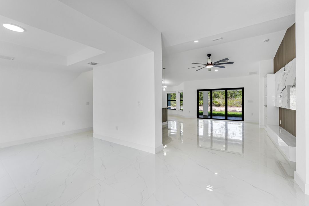 1207 Desoto Ave, Lehigh Acres, FL 33972