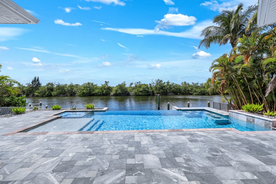 2826 SW 44th Terrace, Cape Coral, FL 33914