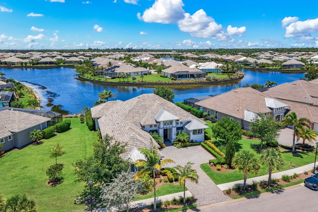 6259 Lightbourn Wy, Naples, FL 34113