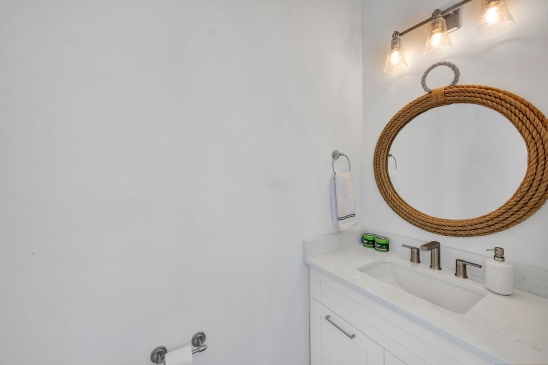 553 106th Ave N, Naples, FL 34108