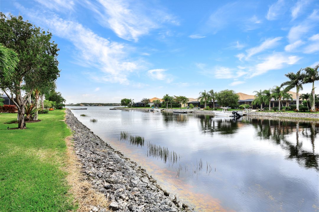 9111 Graphite Cir, Naples, FL 34120