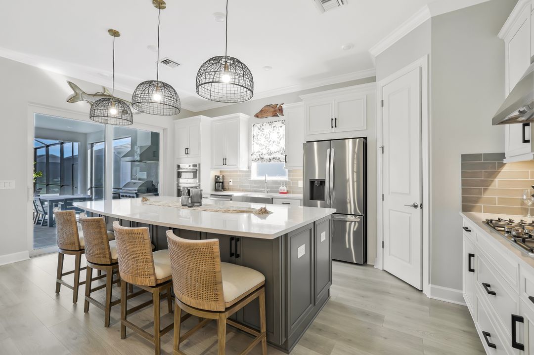 15804 Derna St, Naples, FL 34114