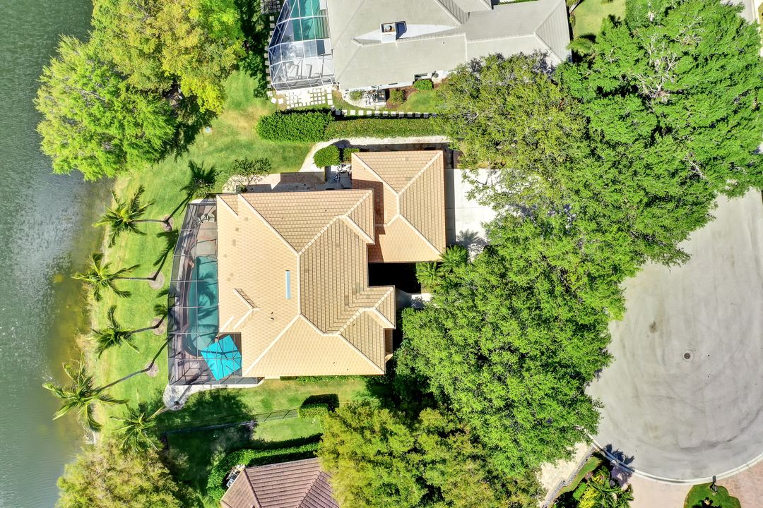 8146 Las Palmas Way, Naples, FL 34109