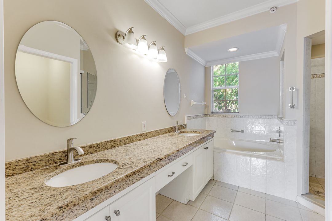 7756 Gardner Dr, Naples, FL 34109
