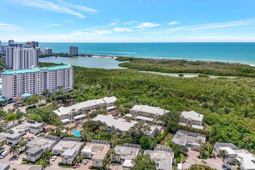 5929 Chanteclair Dr #8, Naples, FL 34108
