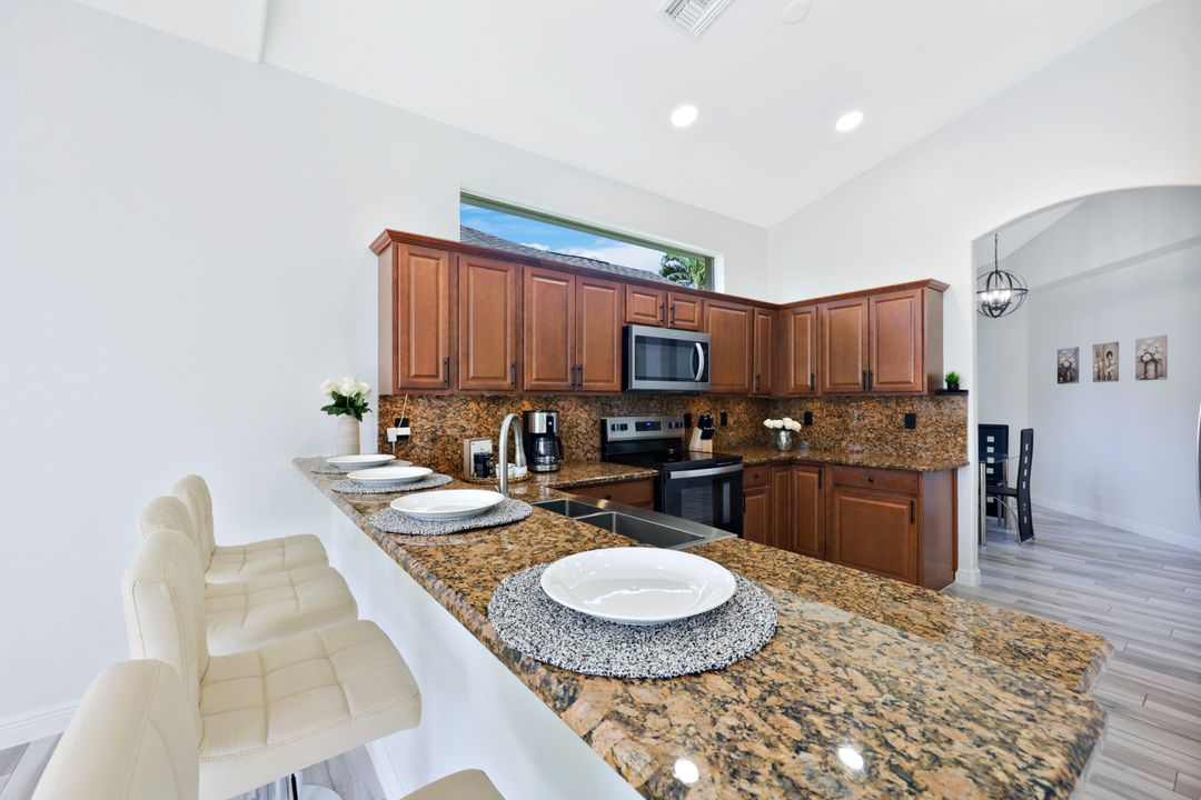 8700 Ibis Cove Cir, Naples, FL 34119