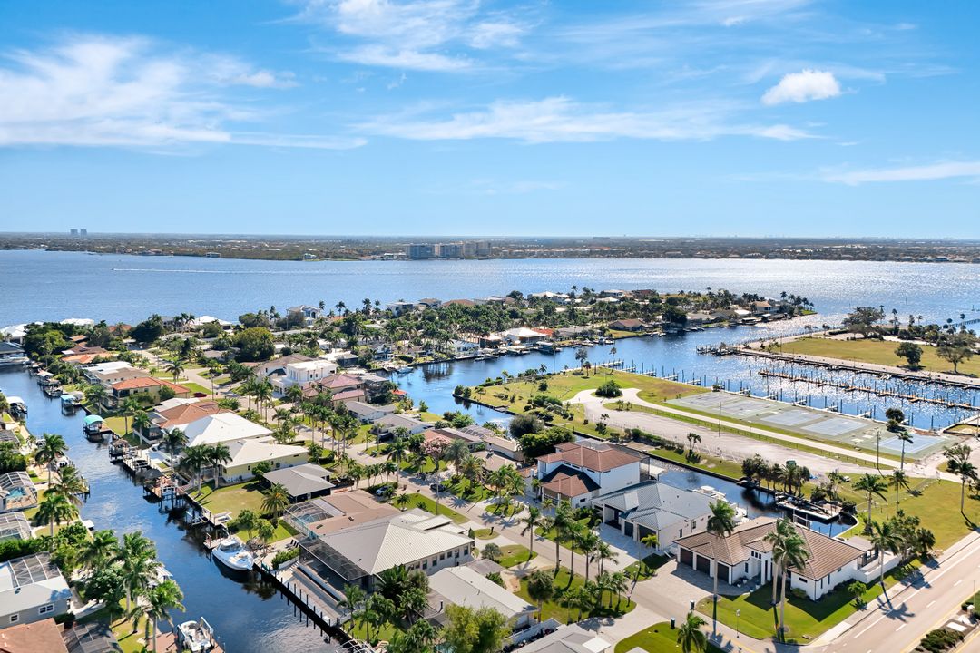 1110 Lenox Ct, Cape Coral, FL 33904