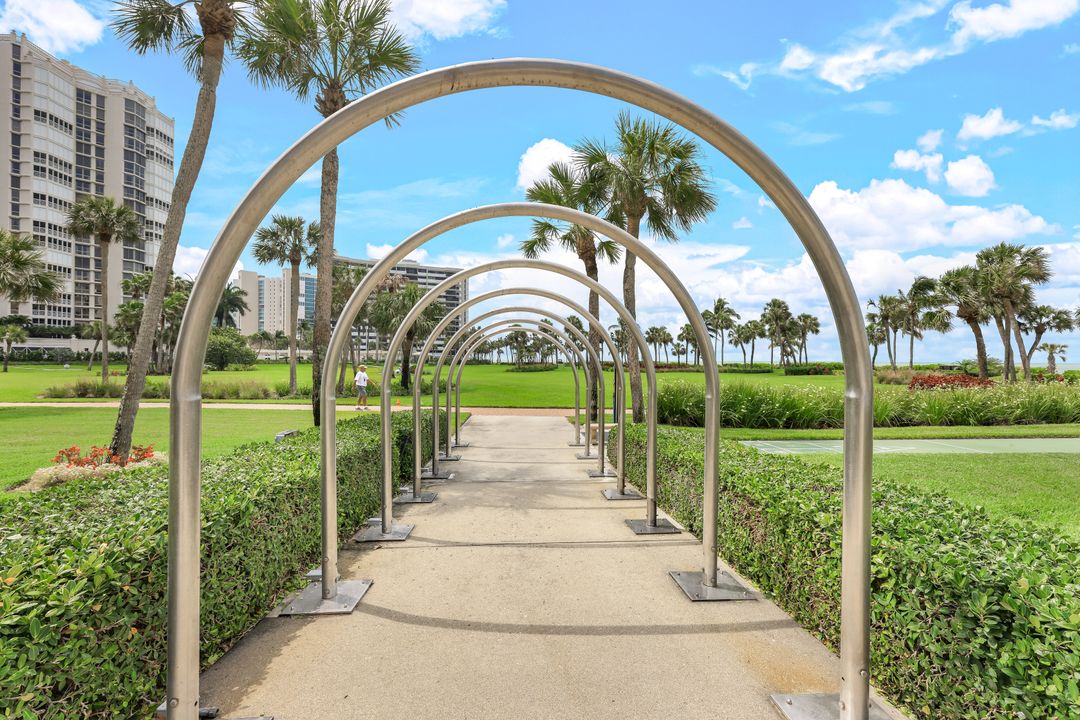 4041 Gulf Shore Blvd N #PH-6, Naples, FL 34103