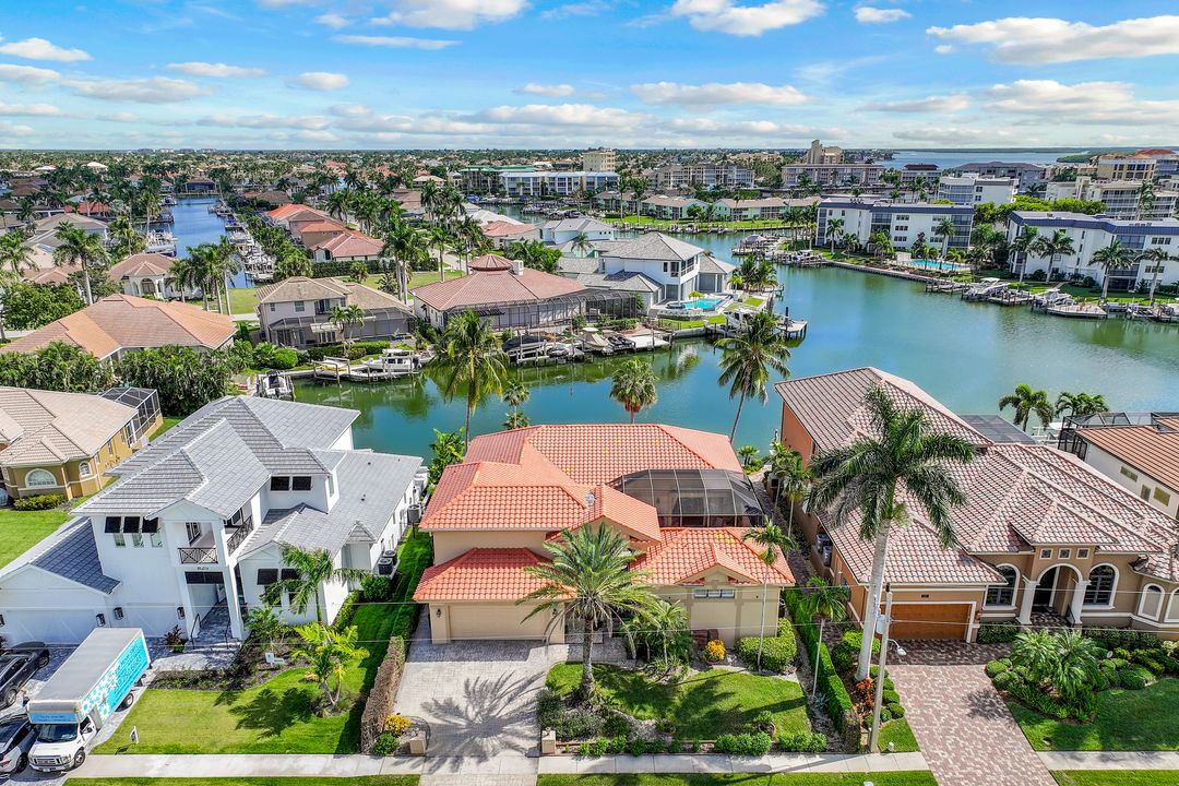 833 Swan Dr, Marco Island, FL 34145