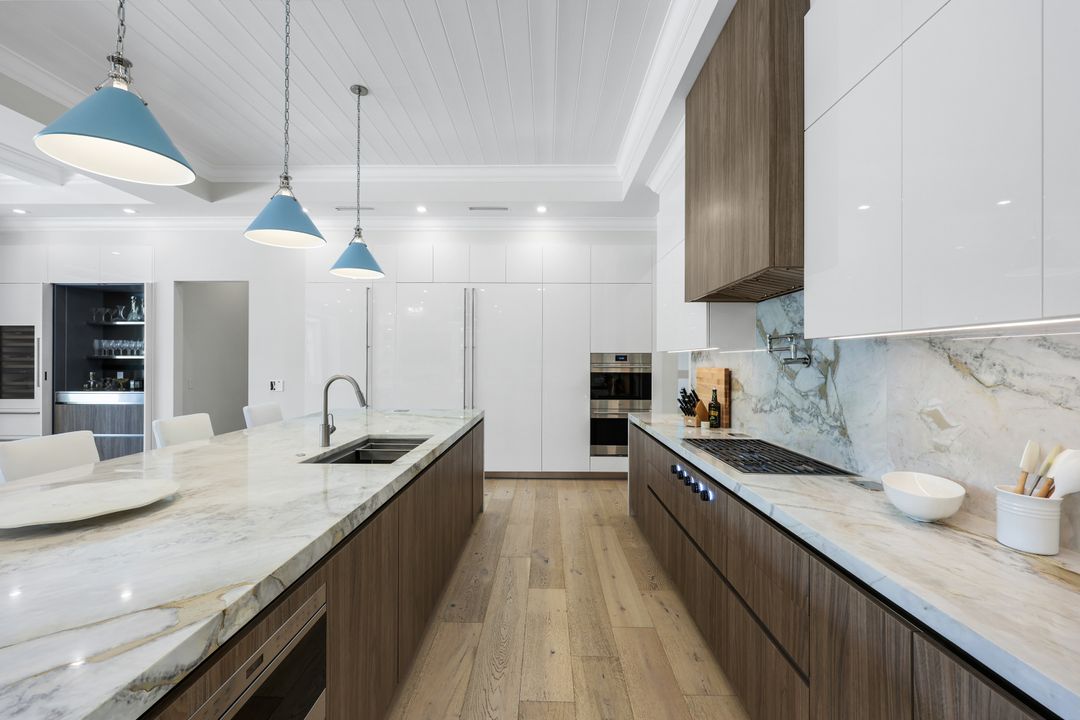 3190 Crayton Rd, Naples, FL 34103