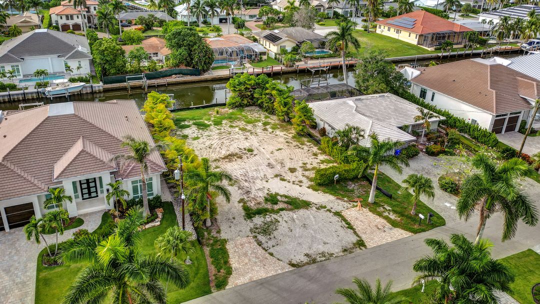 2180 Snook Dr, Naples, FL 34102