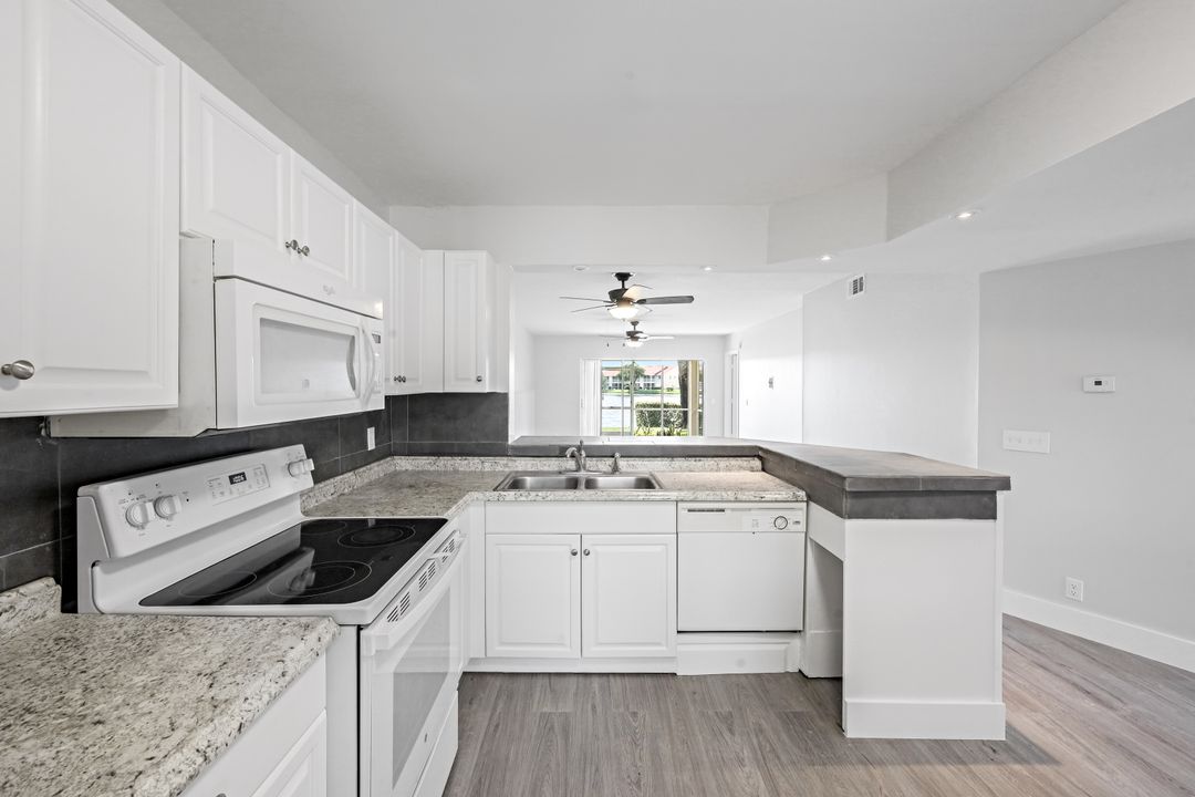 7800 Emerald Cir #b104, Naples, FL 34109