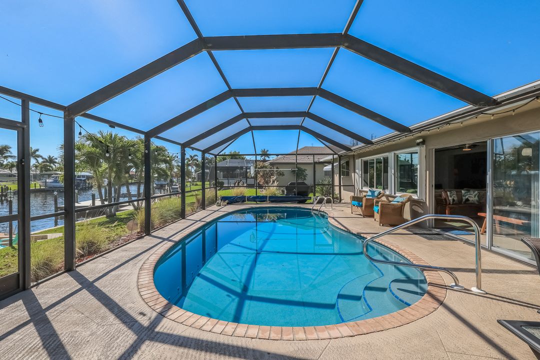 4305 SE 1st Ave, Cape Coral, FL 33904