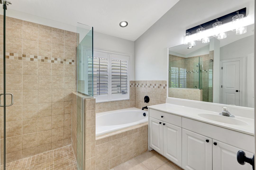 7052 Timberland Cir, Naples, FL 34109