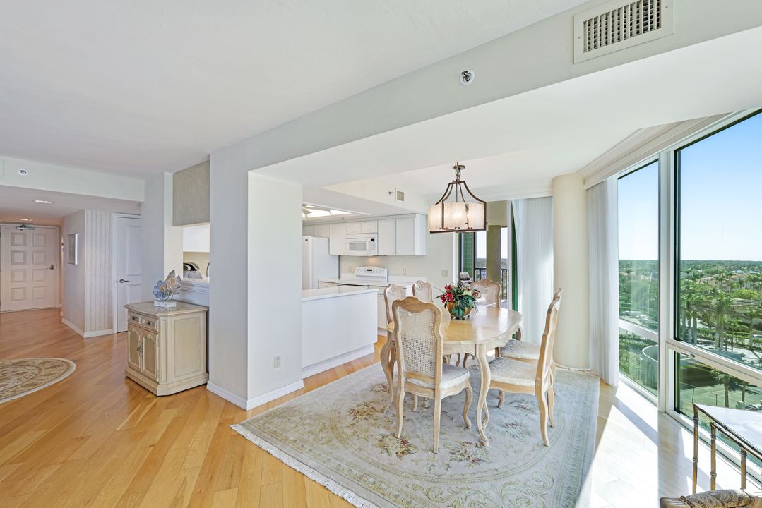 4651 Gulf Shore Blvd N #701, Naples, FL 34103