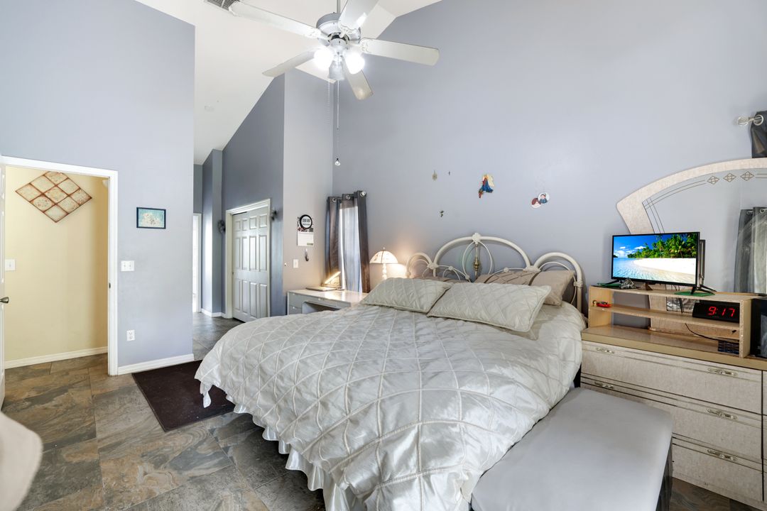 1920 Piccadilly Circus, Naples, FL 34112