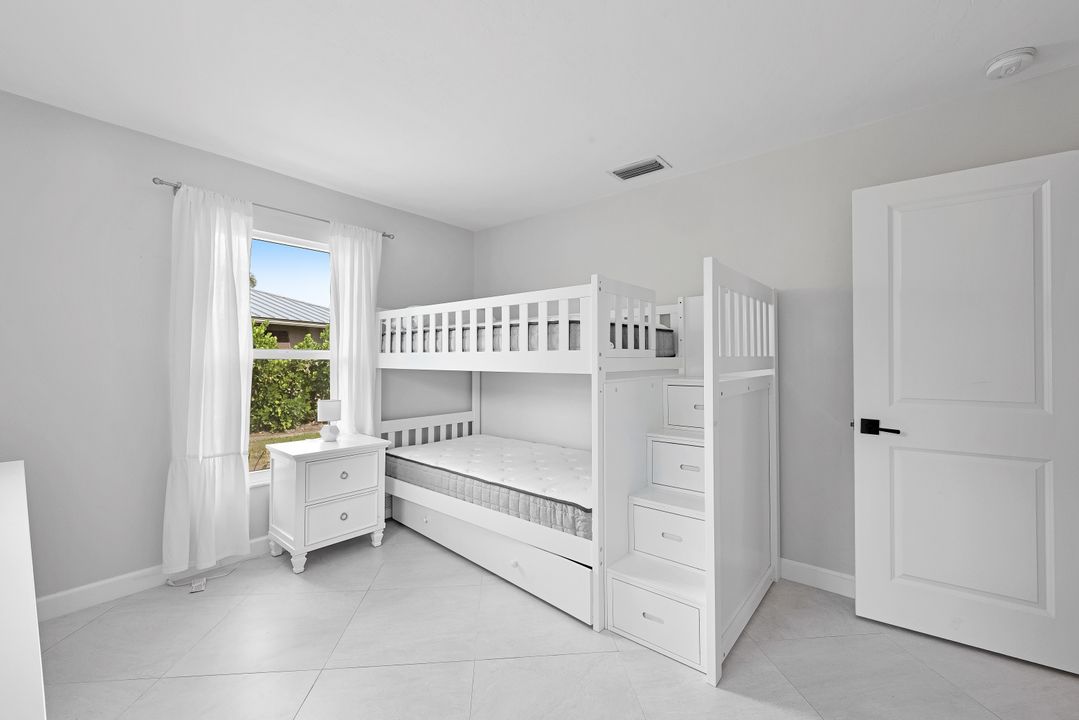 9949 Winchester Wood, Naples, FL 34109