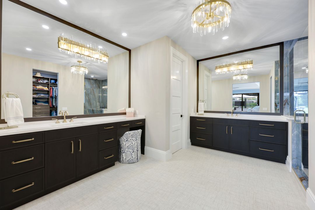 4701 Oak Leaf Dr, Naples, FL 34119