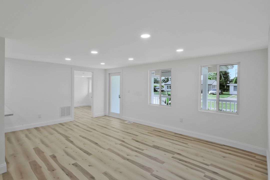 1755 Oakley Ave, Fort Myers, FL 33901